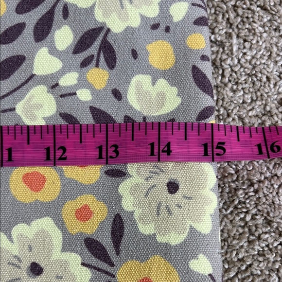 🌻🌼🐝🐥Happy Spring Floral Canvas Crossbody Tote - Gray & Yellow - Picture 10 of 11